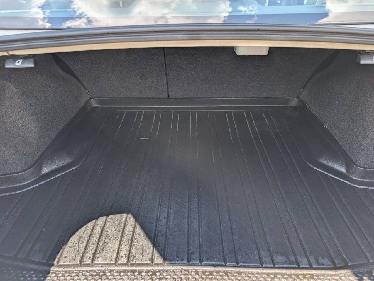 Used 2013 Subaru Legacy 2.5i Premium w/ All-Weather Pkg + Moonroof AWD/4WD image 31