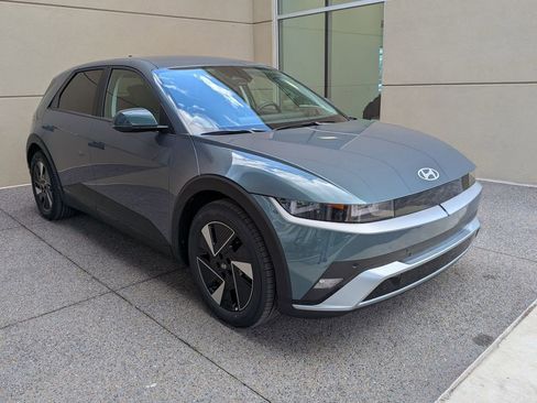 New 2026 Hyundai Ioniq 5 SEL image 4