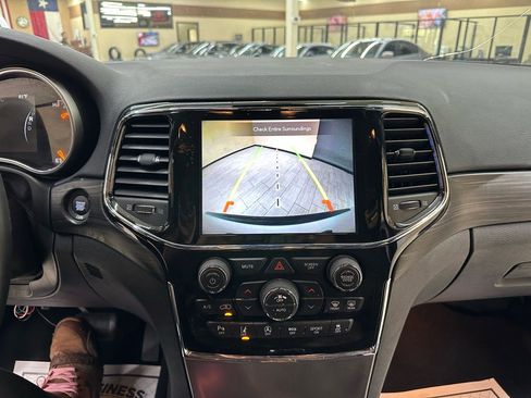 Used 2022 Jeep Grand Cherokee Laredo X image 26