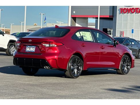 Used 2026 Toyota Corolla SE w/ SE Premium Package FWD image 4