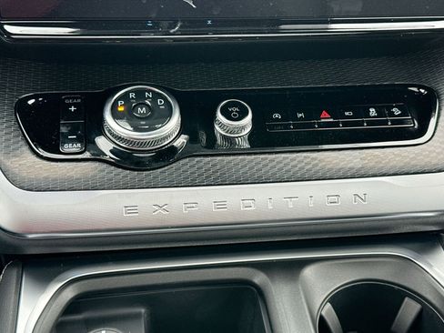 New 2026 Ford Expedition Max Platinum w/ Stealth Performance Package image 31