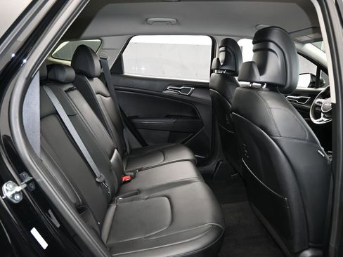 Used 2025 Kia Sportage EX image 41