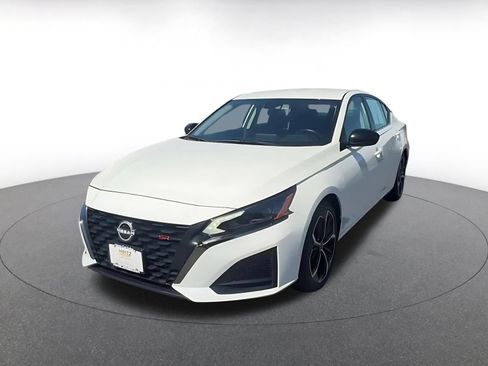 Used 2025 Nissan Altima 2.5 SR FWD image 7