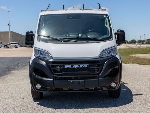Used 2023 RAM ProMaster 2500 w/ Driver Convenience Group FWD image 2