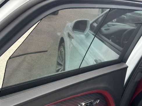 Used 2023 Bentley Bentayga Extended Wheelbase image 41