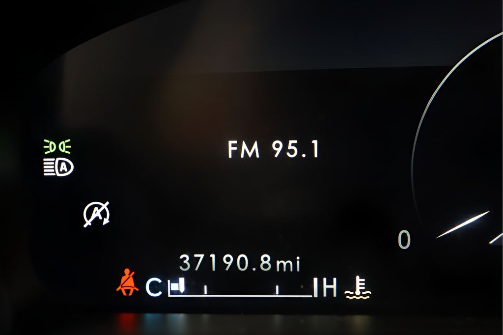 Used 2023 Lincoln Nautilus FWD w/ Premium Package image 16