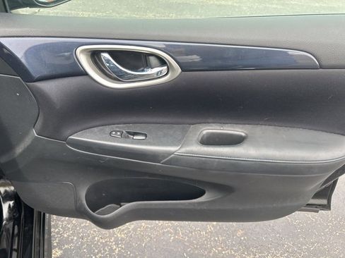 Used 2017 Nissan Sentra SR w/ Protection Package image 18