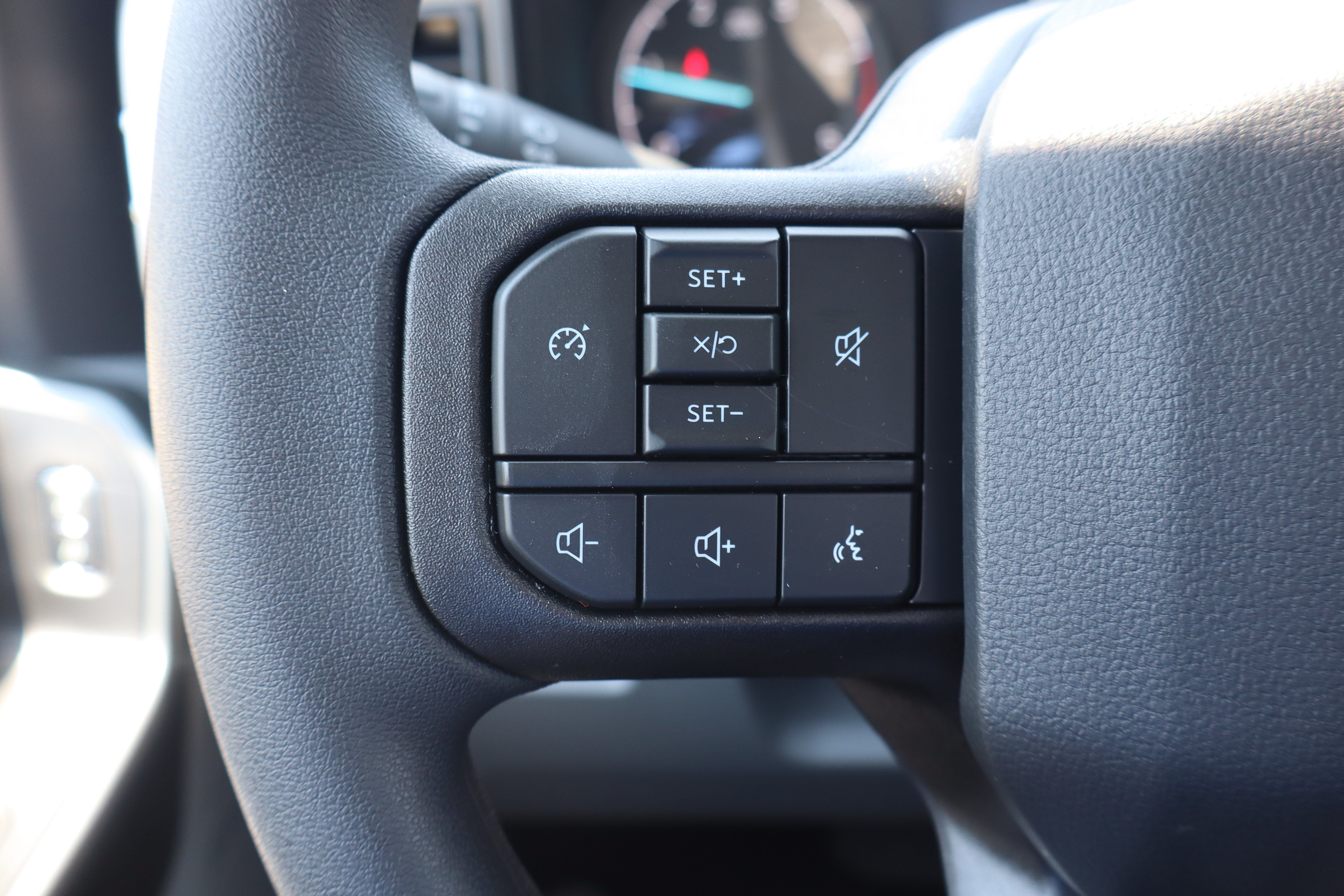 New 2026 Ford F350 XLT w/ FX4 Off-Road Package AWD/4WD image 12