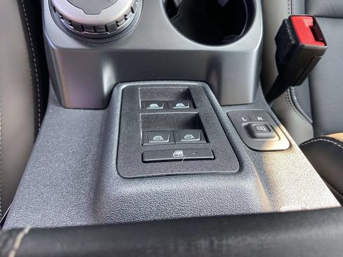 Used 2025 Ford Bronco Outer Banks AWD/4WD image 28