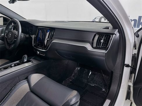 Used 2022 Volvo S60 B5 R-Design w/ Advanced Package image 27