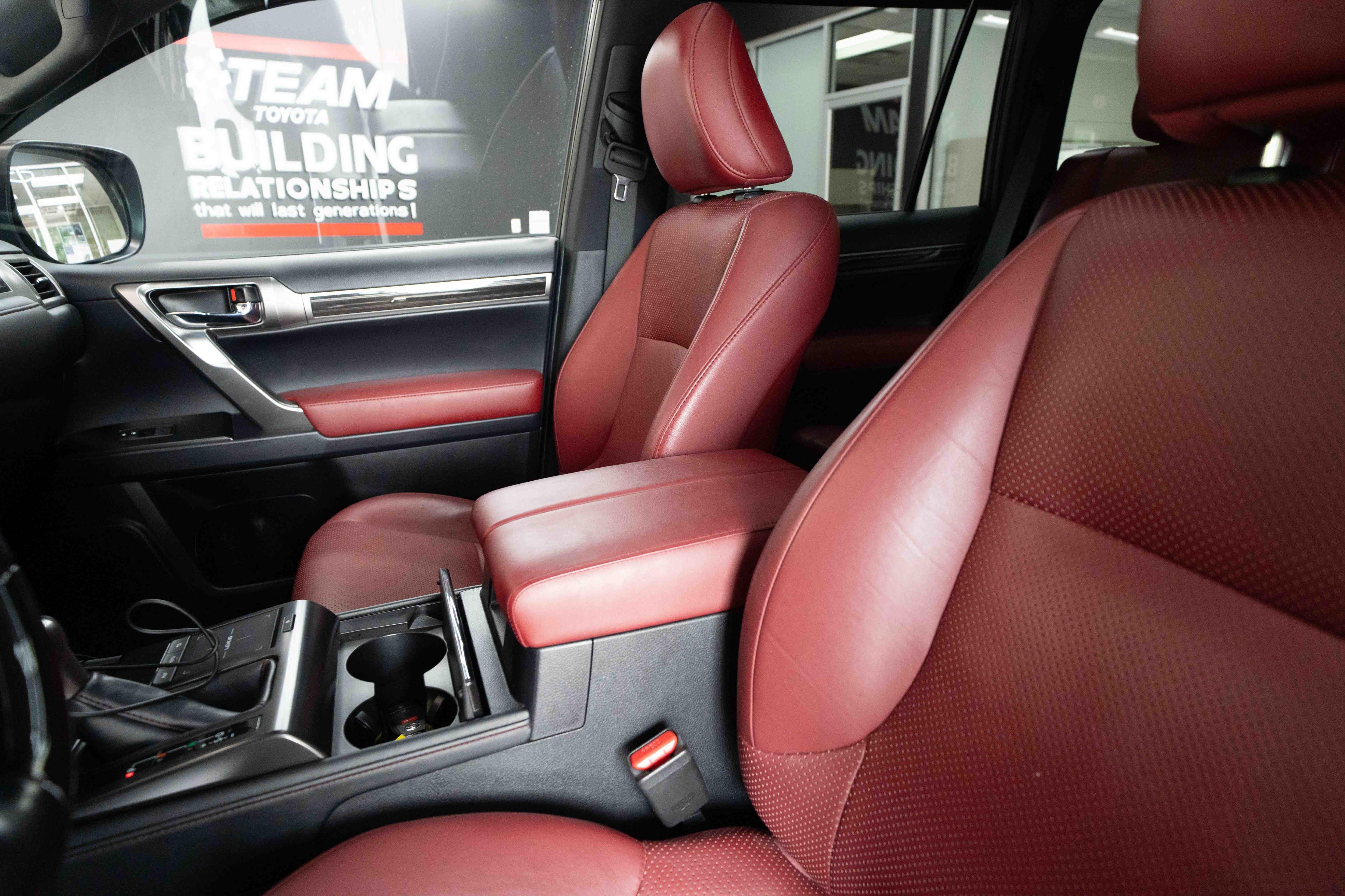 Used 2023 Lexus GX 460 Luxury w/ Sport Design Package AWD/4WD image 10