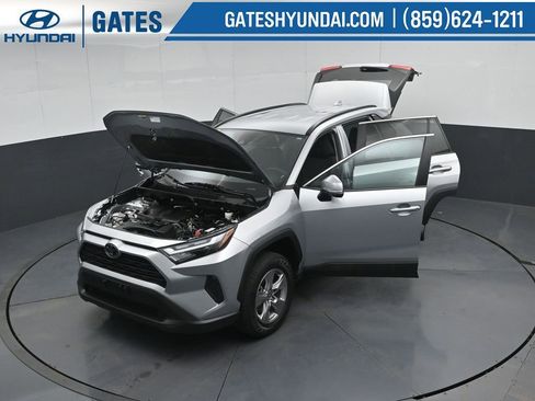 Used 2025 Toyota RAV4 XLE AWD/4WD image 52