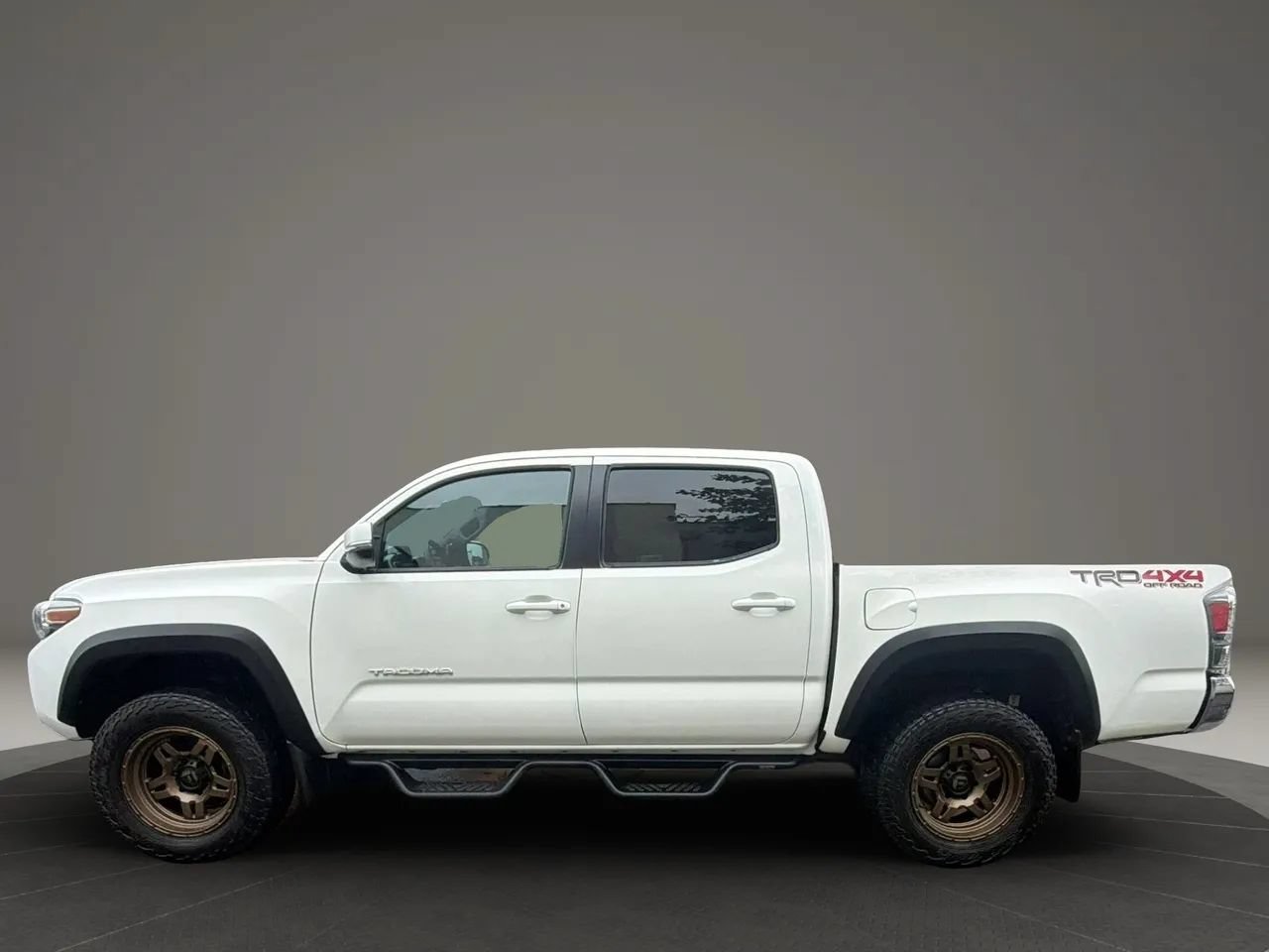 Used 2021 Toyota Tacoma TRD Off-Road AWD/4WD image 8