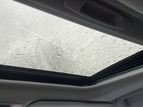 Used 2024 Toyota Sienna XLE image 26