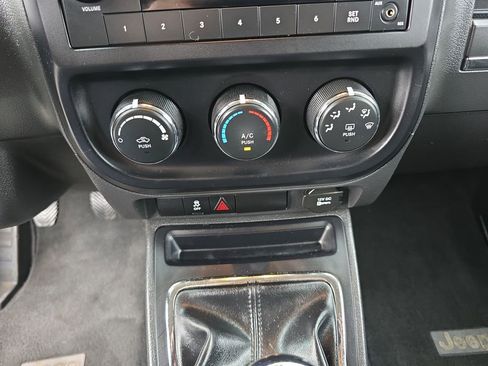 Used 2012 Jeep Patriot Sport image 15