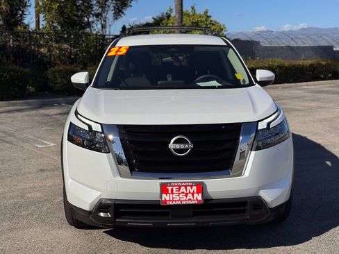 New 2025 Nissan Pathfinder SV image 2