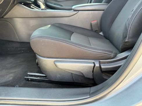 Used 2021 Nissan Sentra SV FWD image 9