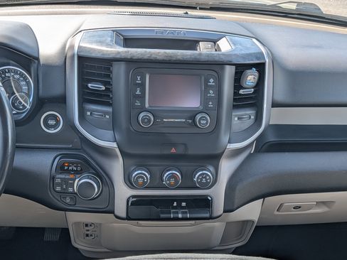 Used 2019 RAM 1500 Big Horn AWD/4WD image 14