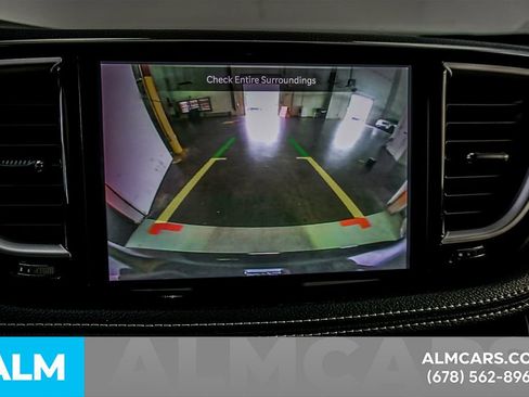 Used 2023 Chrysler Pacifica Touring-L FWD image 36