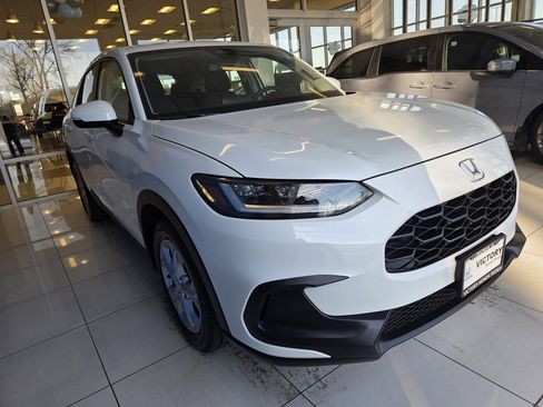 Certified 2024 Honda HR-V LX image 3