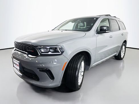 Used 2023 Dodge Durango GT image 3