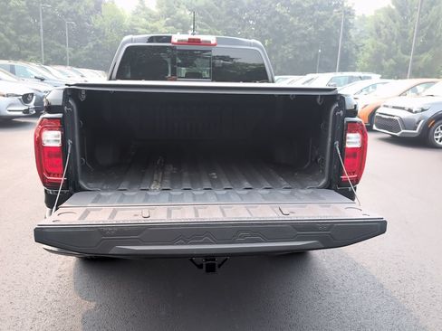 Used 2024 GMC Canyon AT4 w/ AT4 Premium Package AWD/4WD image 12