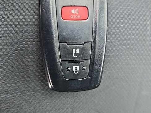 Used 2025 Toyota RAV4 XLE image 42