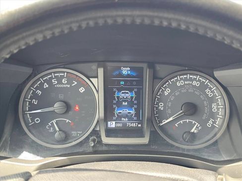 Used 2021 Toyota Tacoma TRD Off-Road AWD/4WD image 20