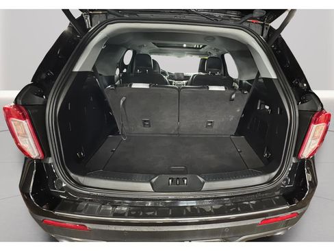 Used 2021 Ford Explorer XLT w/ Equipment Group 202A image 27