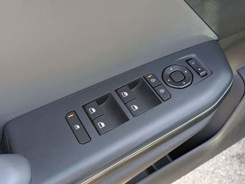 Used 2025 Kia K4 FWD image 12