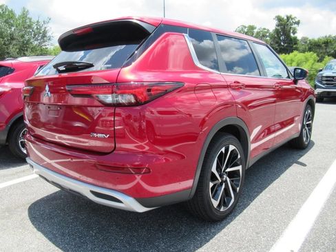 Used 2023 Mitsubishi Outlander SE AWD/4WD image 4