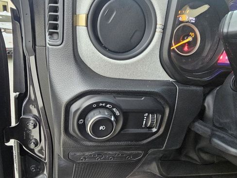 Used 2024 Jeep Wrangler Unlimited Sport AWD/4WD image 34
