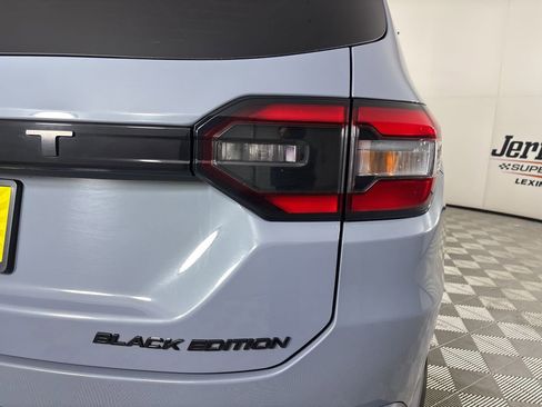 Used 2025 Honda Pilot Black Edition image 36