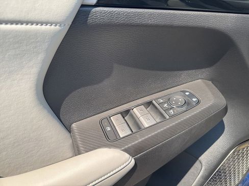 New 2025 Mitsubishi Outlander SE image 14