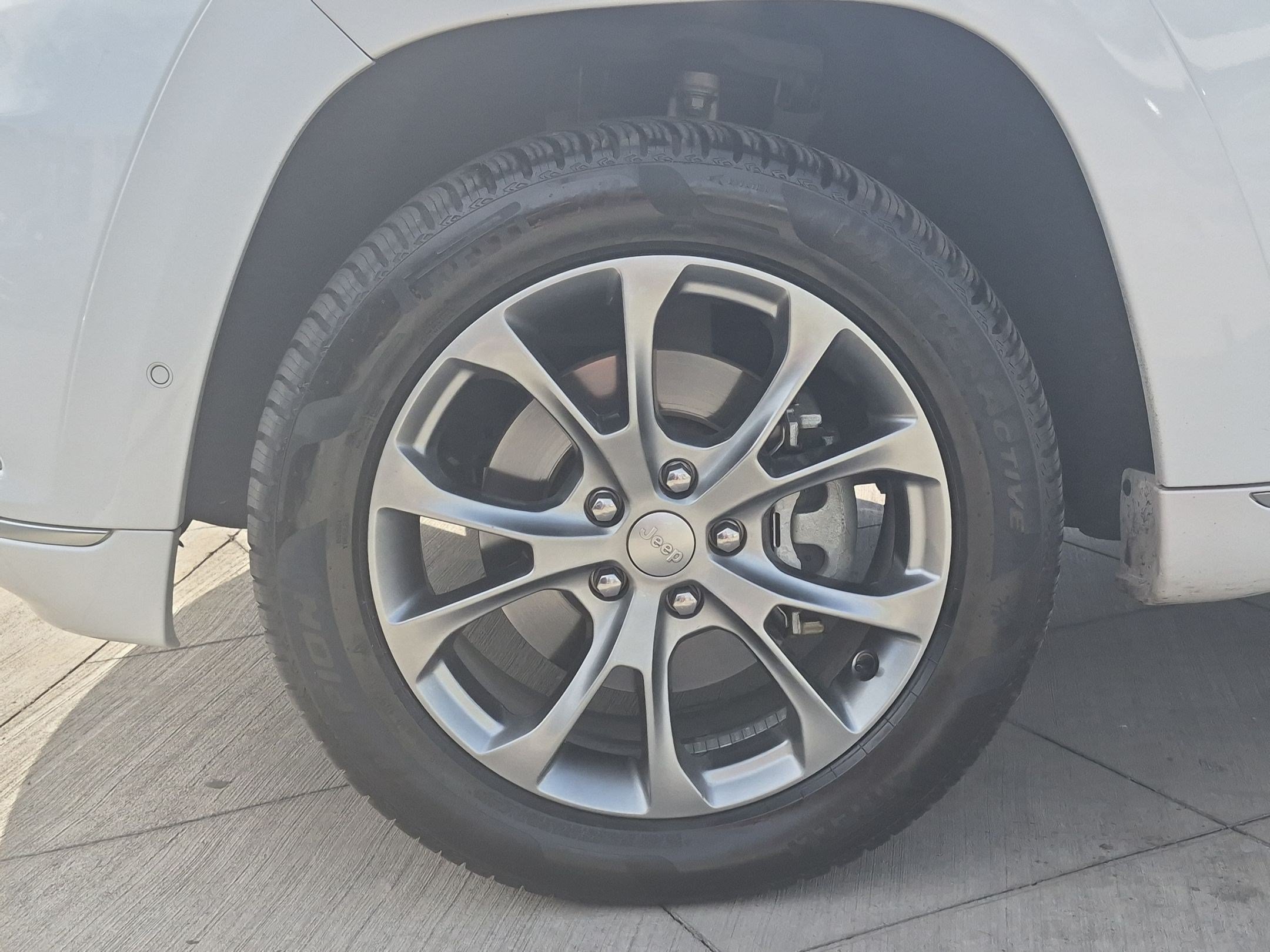 Used 2020 Jeep Grand Cherokee Summit AWD/4WD image 13