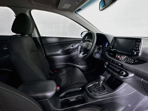 Used 2018 Hyundai Elantra GT FWD image 26