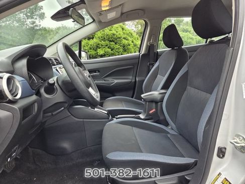 Used 2025 Nissan Versa SV FWD image 9