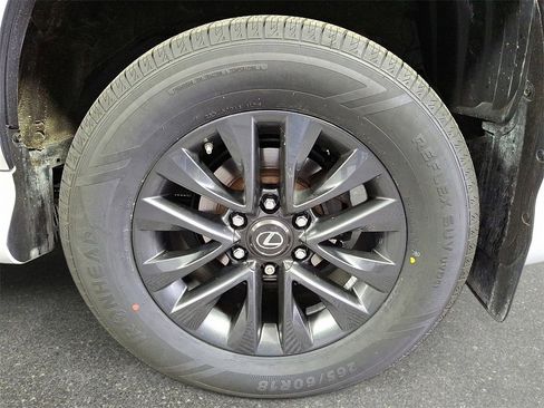 Used 2022 Lexus GX 460 Premium w/ Premium Package image 8