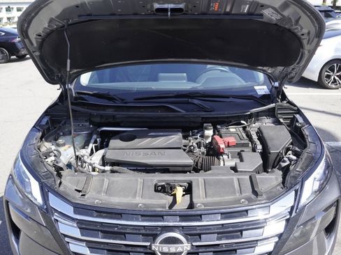 Used 2025 Nissan Rogue SV FWD image 23