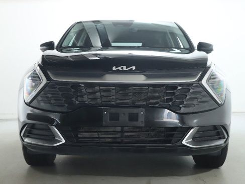 Used 2025 Kia Sportage LX image 6