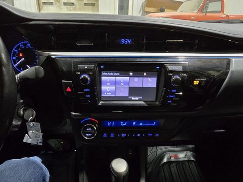 Used 2014 Toyota Corolla S image 36