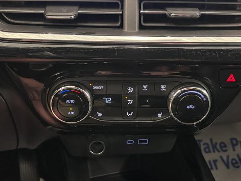 Used 2024 Chevrolet Trax RS FWD image 44