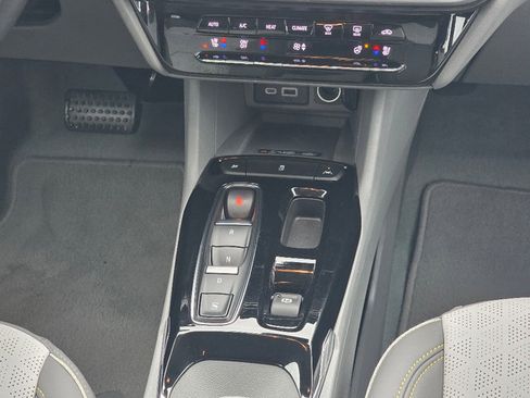 Certified 2023 Chevrolet Bolt EUV Premier image 24