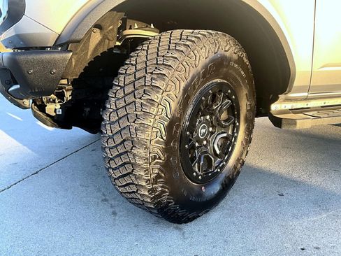 Used 2024 Ford Bronco Wildtrak image 25