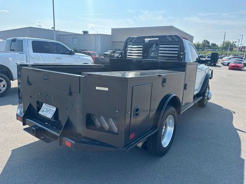 Used 2022 RAM 5500 Tradesman w/ Chrome Appearance Group AWD/4WD image 5