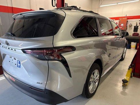 Certified 2025 Toyota Sienna XLE w/ XLE Plus Package AWD/4WD image 8