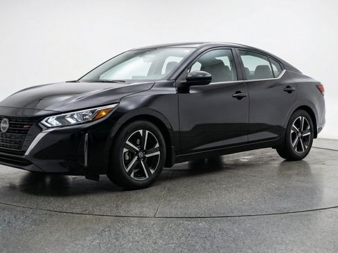 Used 2025 Nissan Sentra SV FWD image 3