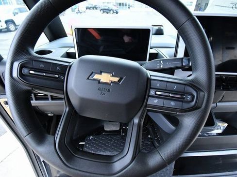 New 2025 Chevrolet Brightdrop 400 w/ Power Door Package image 2