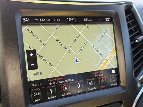 Used 2019 Jeep Cherokee Trailhawk image 13