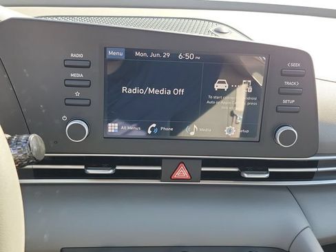 New 2026 Hyundai Elantra SE FWD image 10